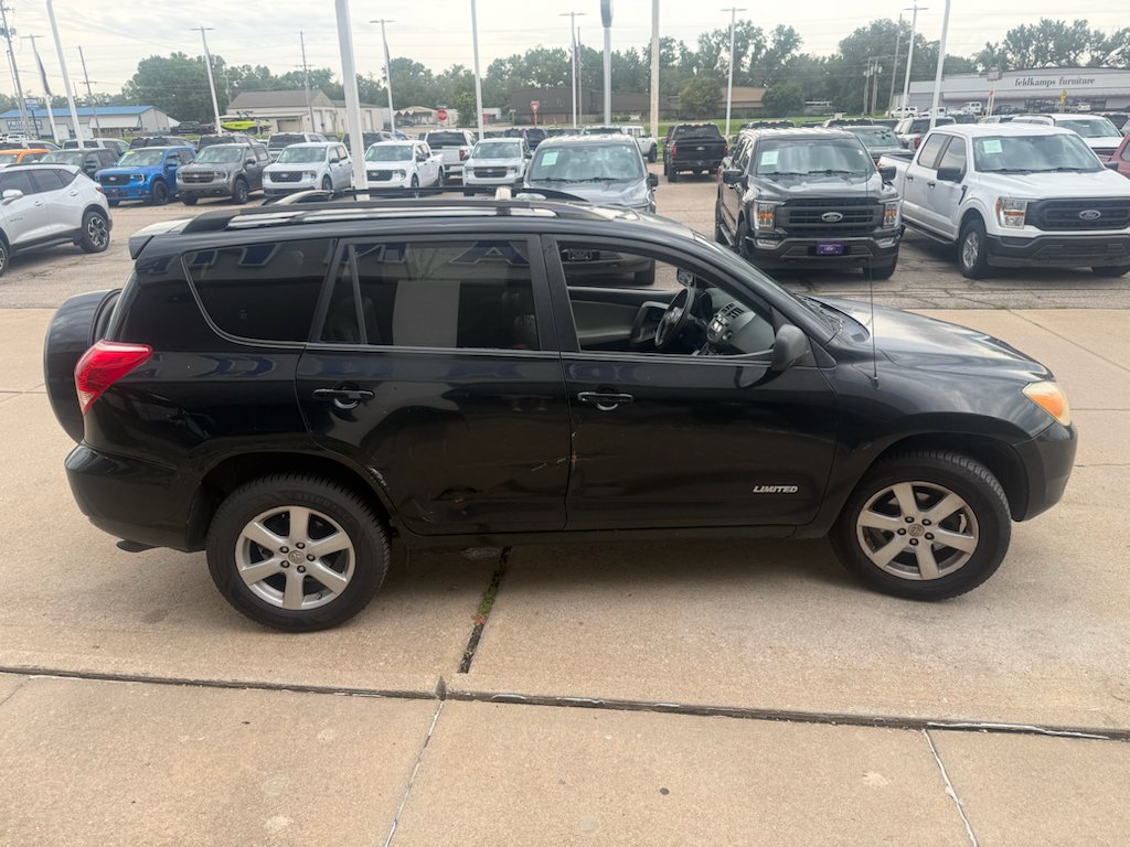Used 2007  Toyota Limited image 9