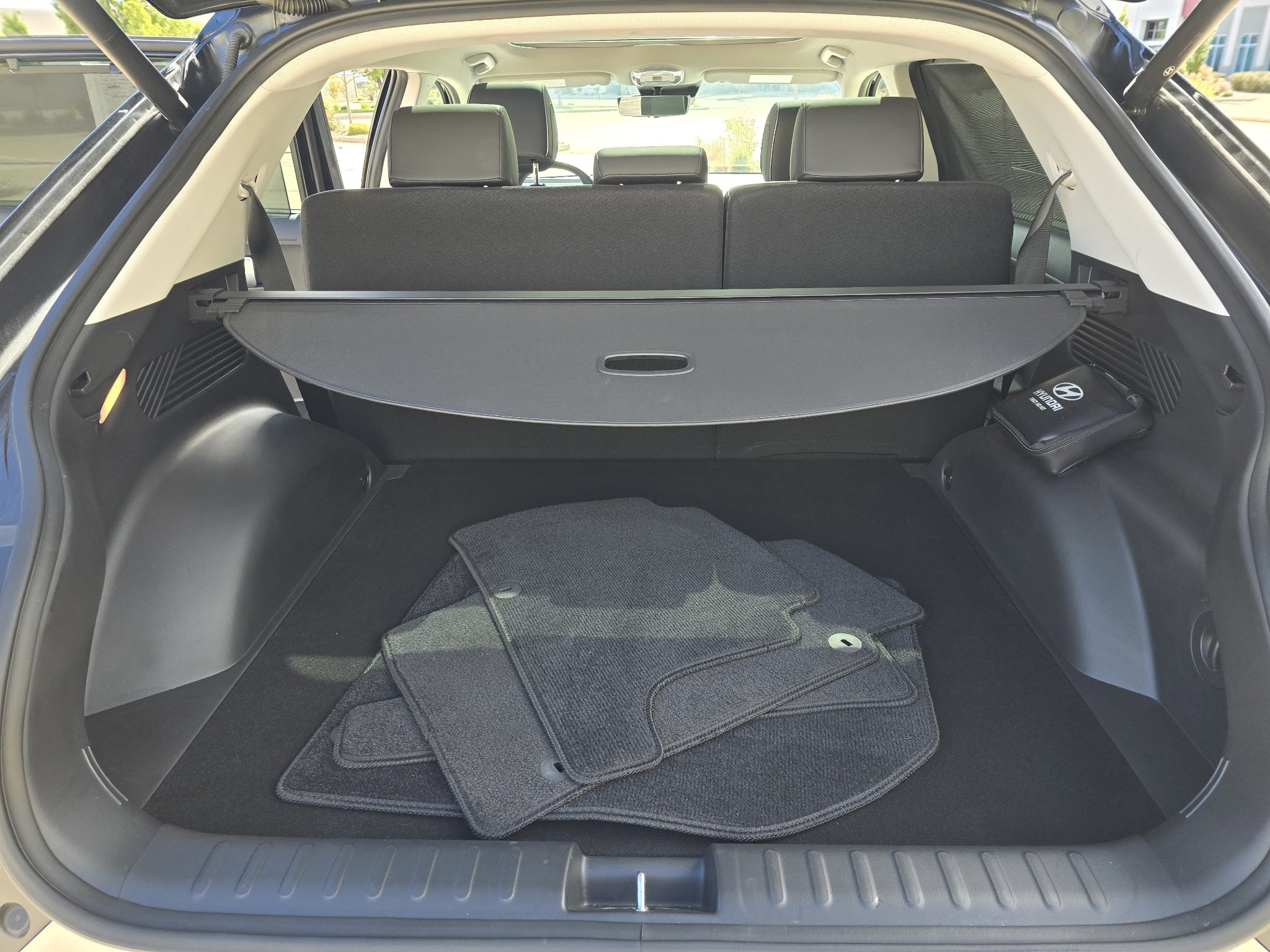 Certified Used 2024 Abyss Black Hyundai Limited image 31