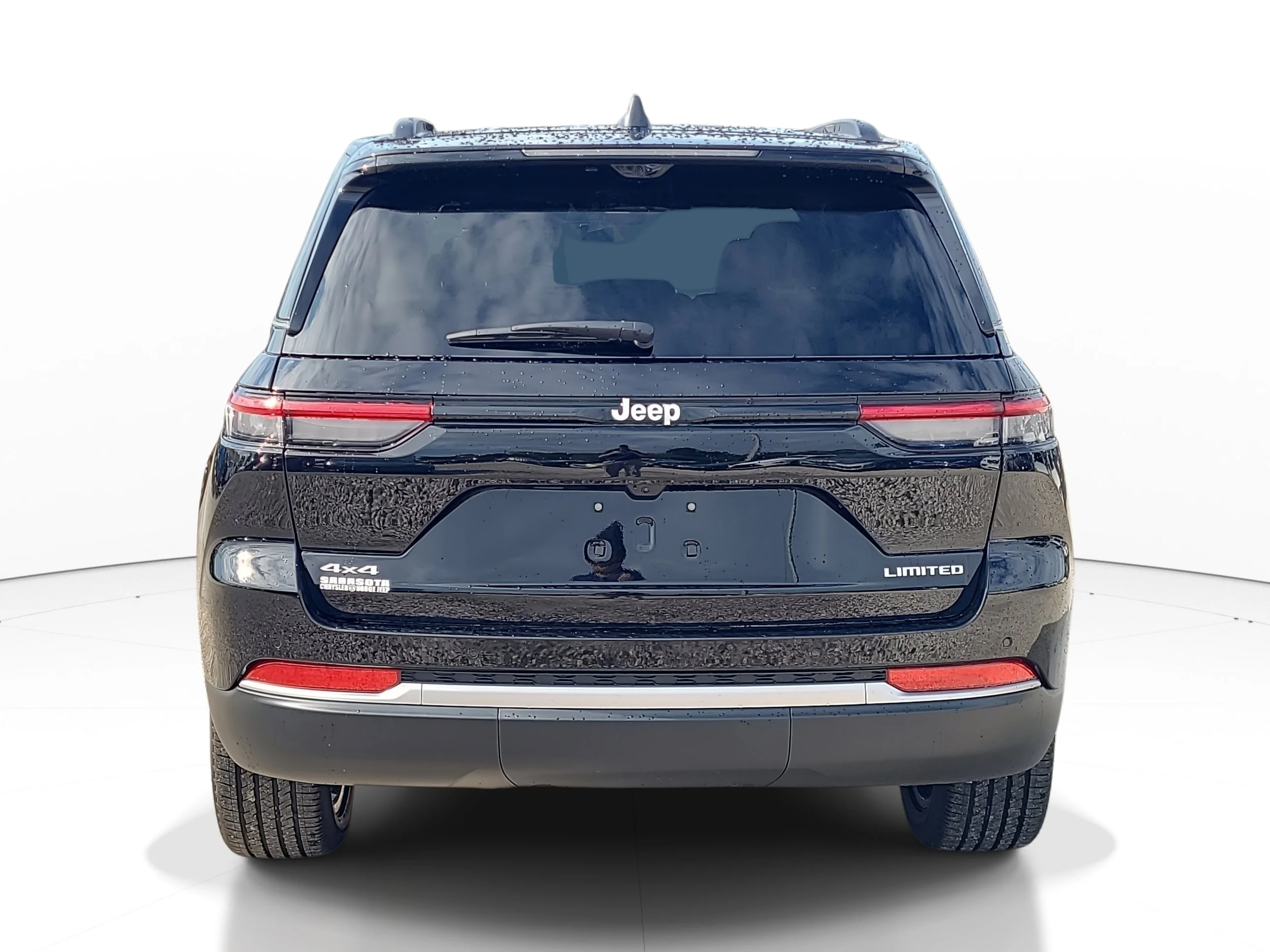 New 2026 Diamond Black Crystal Pearlcoat Jeep Limited image 4