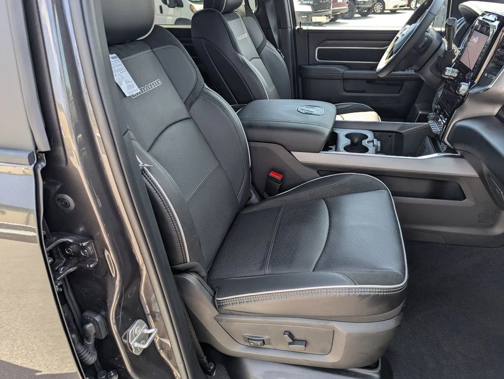 2025 RAM 3500 Laramie - Photo 38