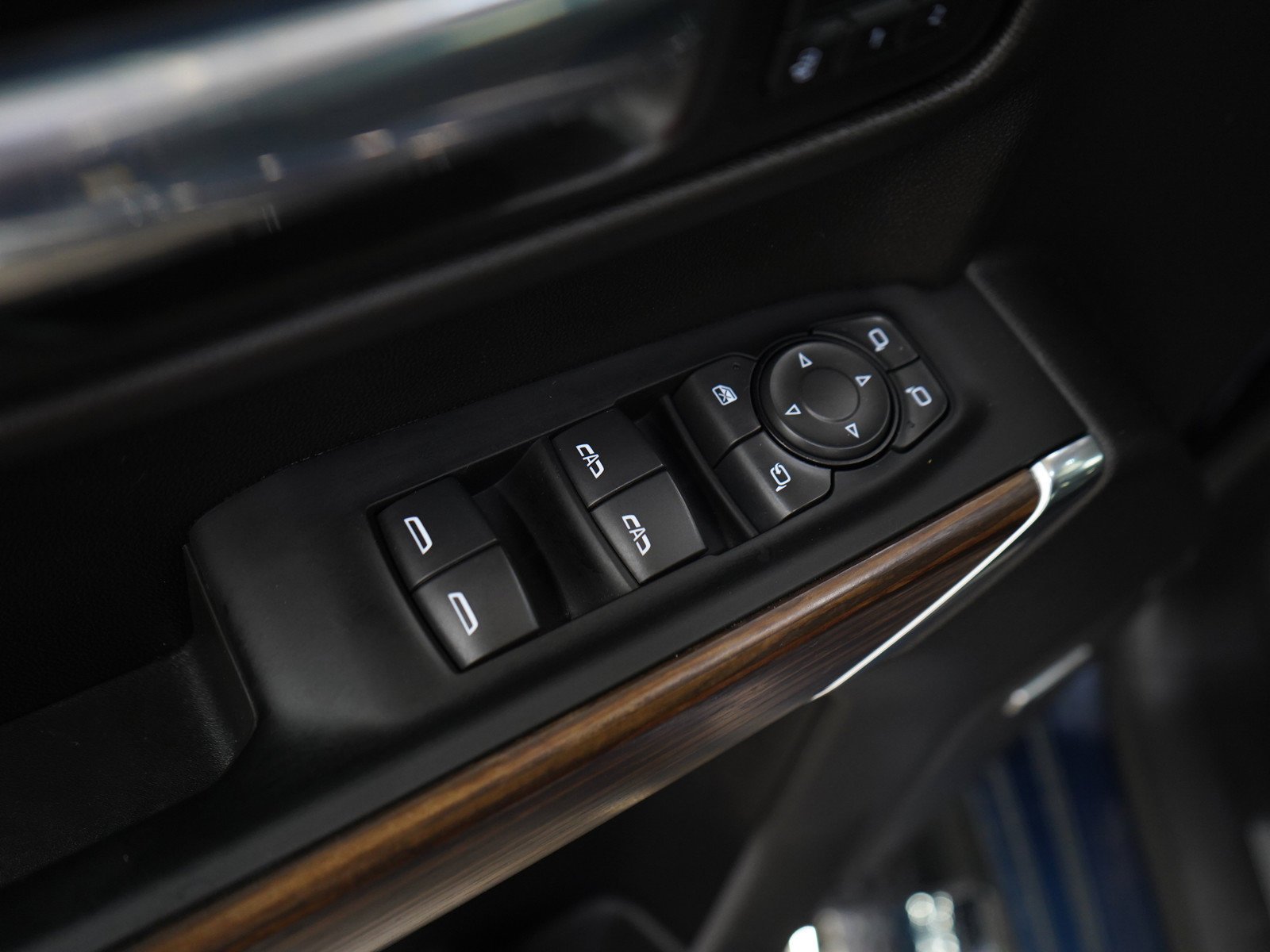 Used 2022 Northsky Blue Metallic Chevrolet High Country image 18
