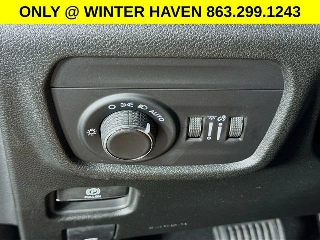 Used 2025 Black Jeep Altitude X image 10
