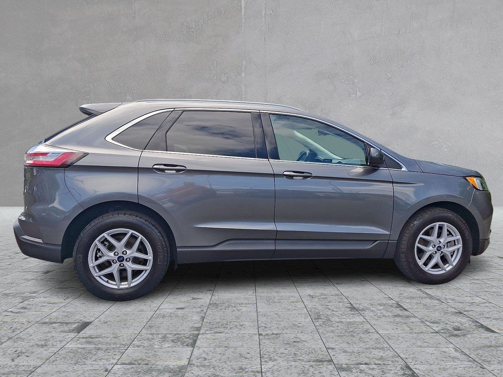 Used 2022 Carbonized Gray Metallic Ford SEL image 7