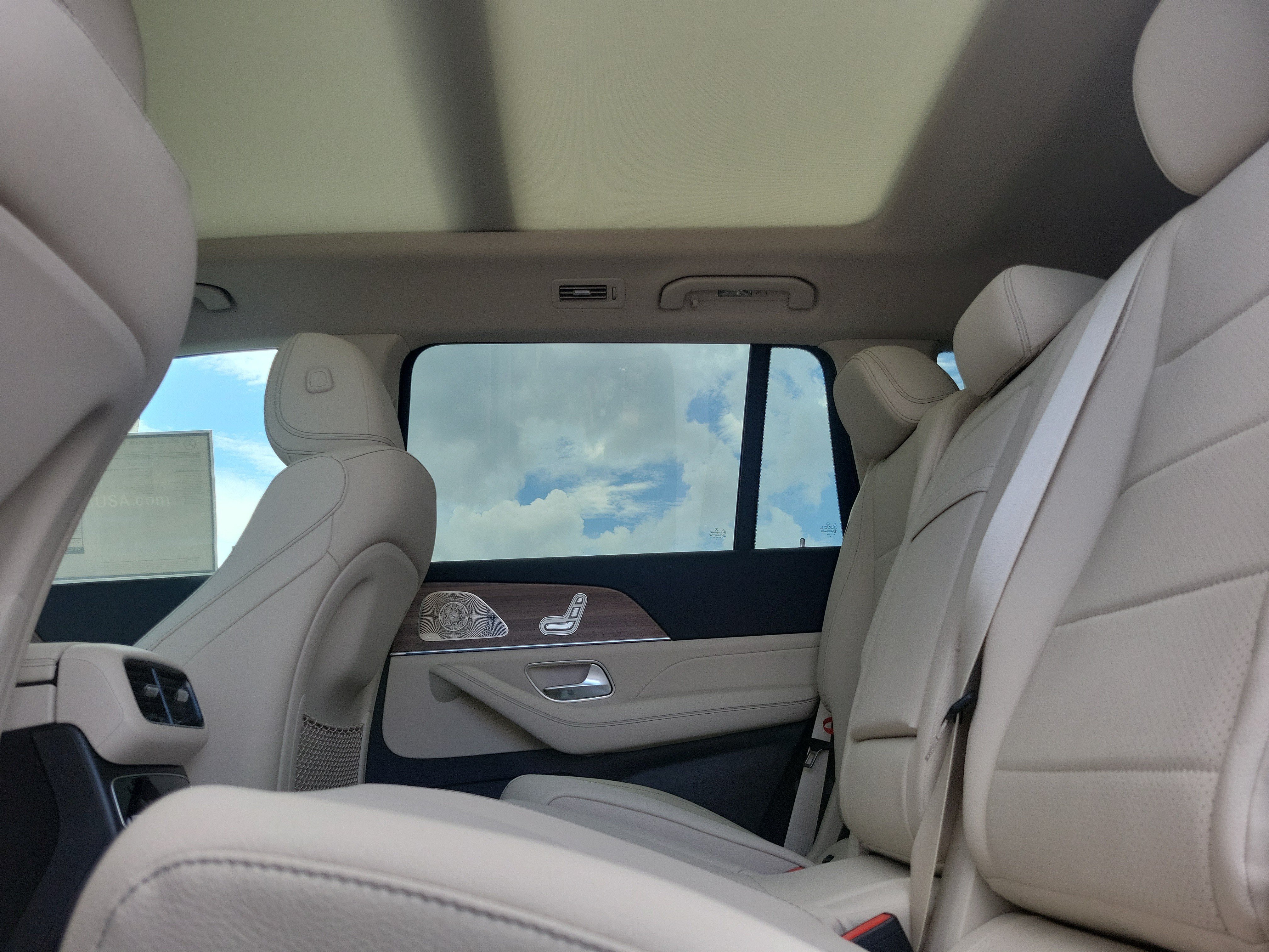 New 2026 Polar White Mercedes-Benz GLS 450 image 44
