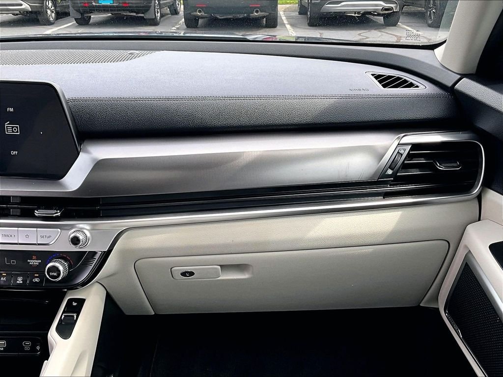 Used 2024 Black Kia S image 13