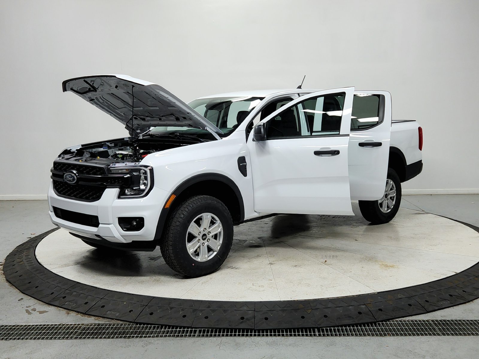 New 2026 Oxford White Ford XL image 12