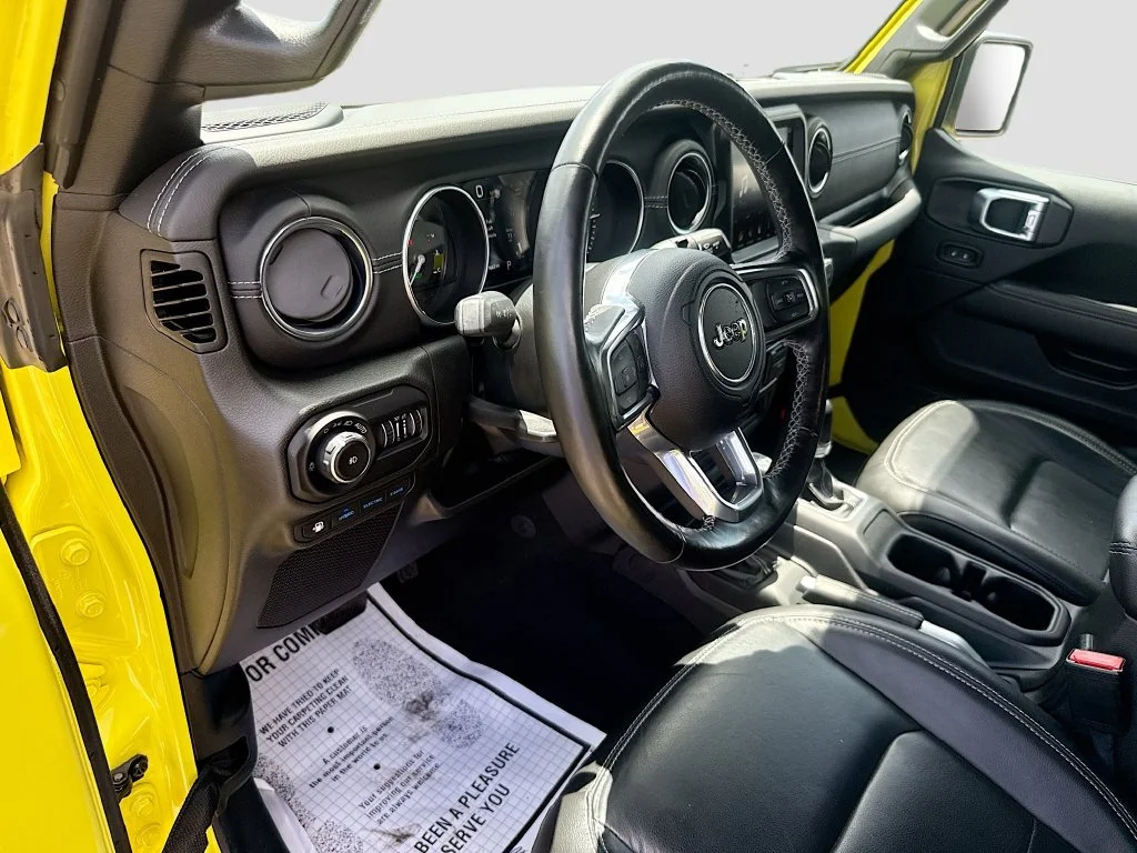 Used 2022  Jeep Unlimited Sahara 4xe image 10