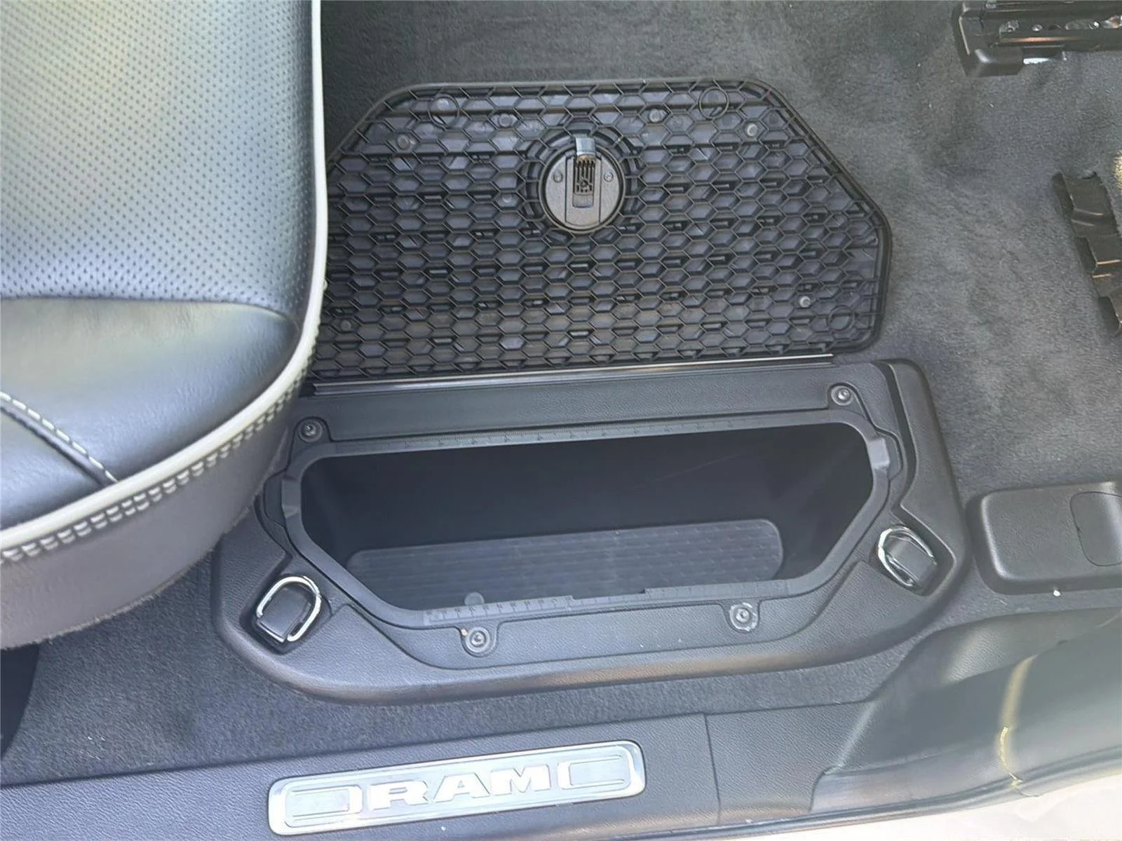 2024 RAM Ram 1500 Pickup Limited - Photo 30