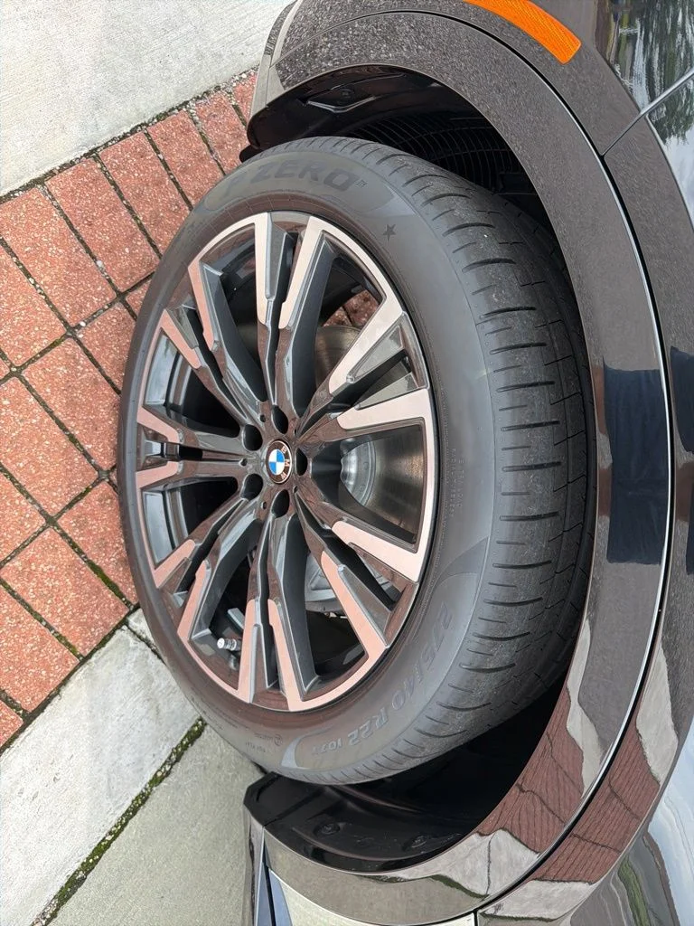 New 2027 Black Sapphire Metallic BMW xDrive40i image 9