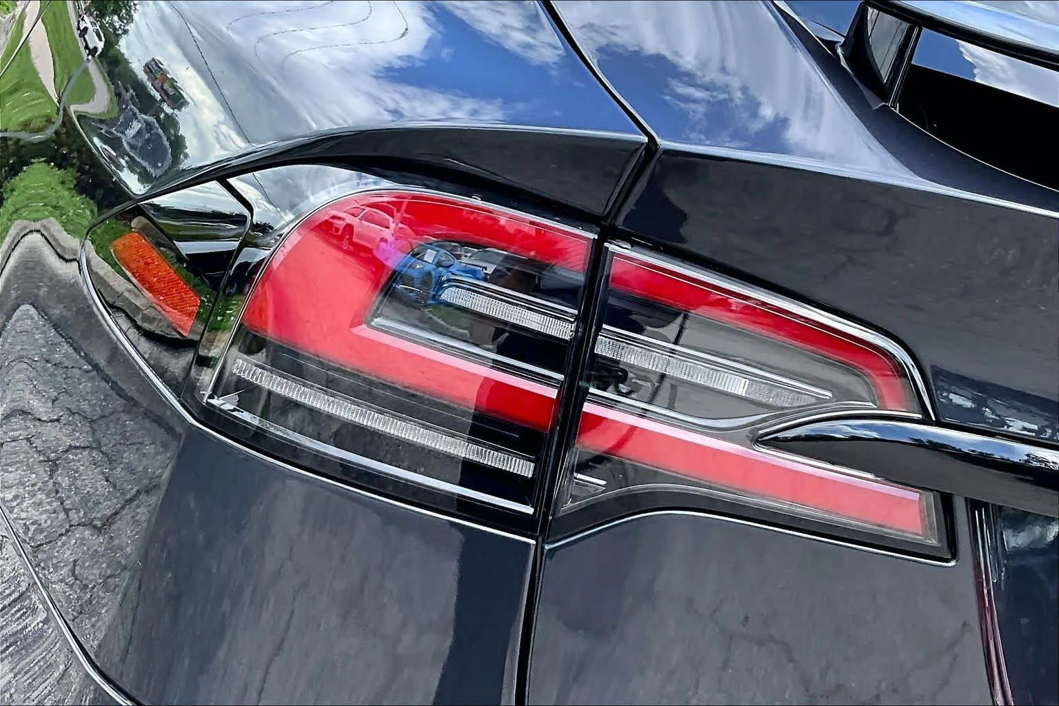 Used 2024 Stealth Grey Tesla  image 27