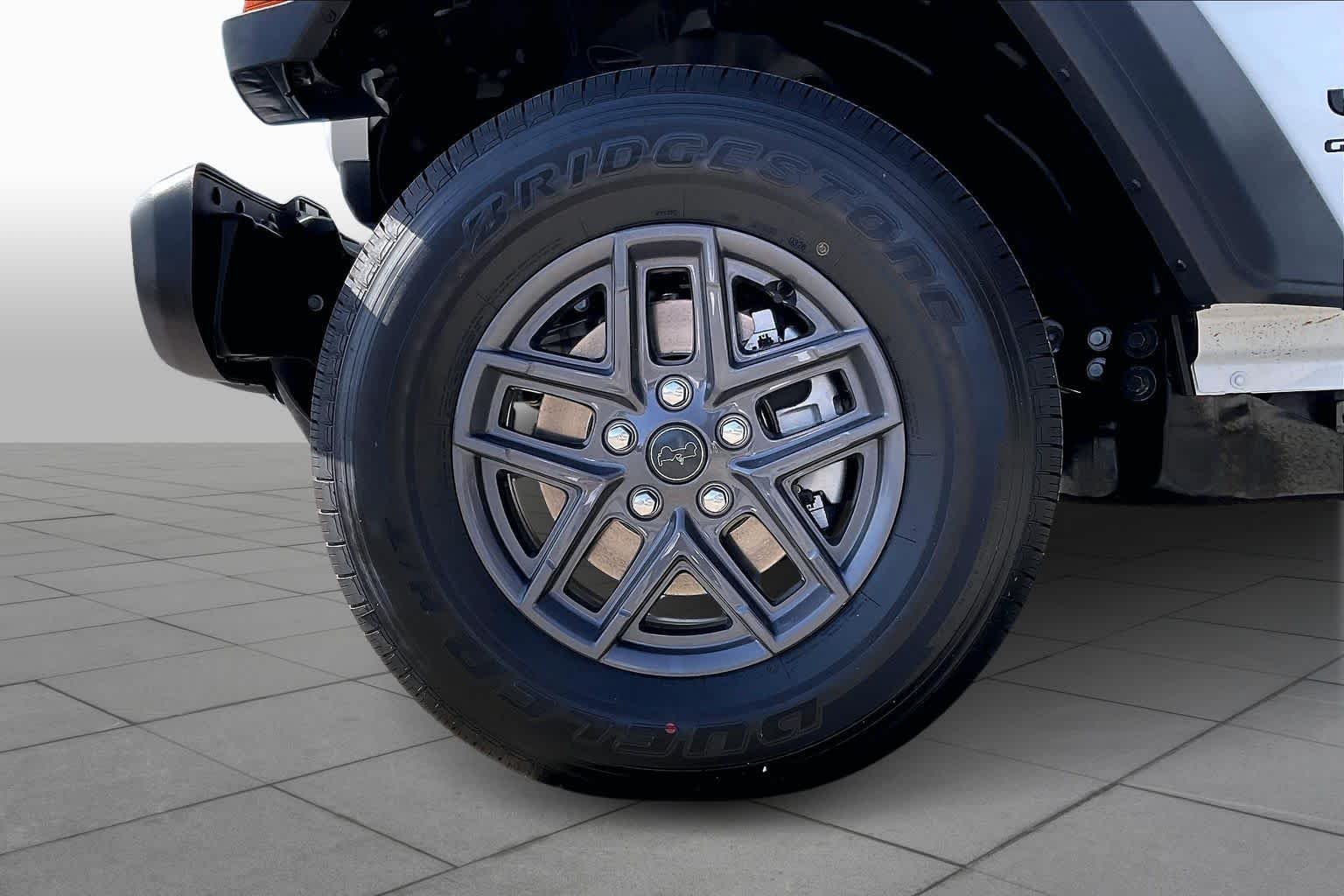New 2026 Bright White Clear-Coat Exterior Paint Jeep Sport image 8