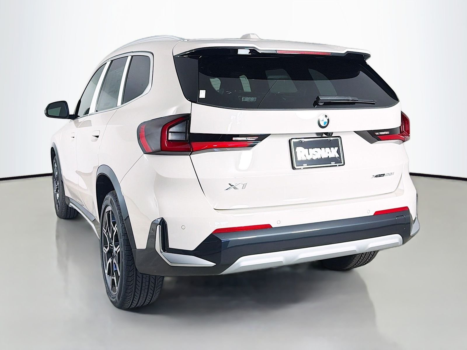 New 2026 Dune Grey Metallic BMW xDrive28i image 5