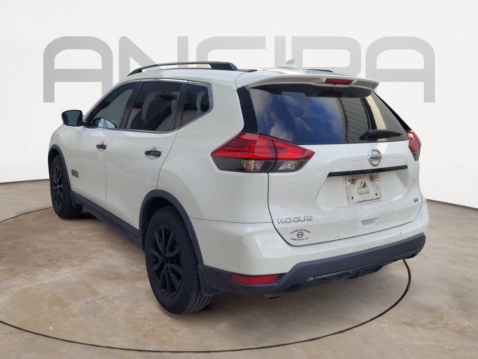 Used 2017 Glacier White Nissan SV image 4