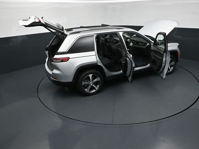 Used 2023 Silver Jeep 4xe image 30
