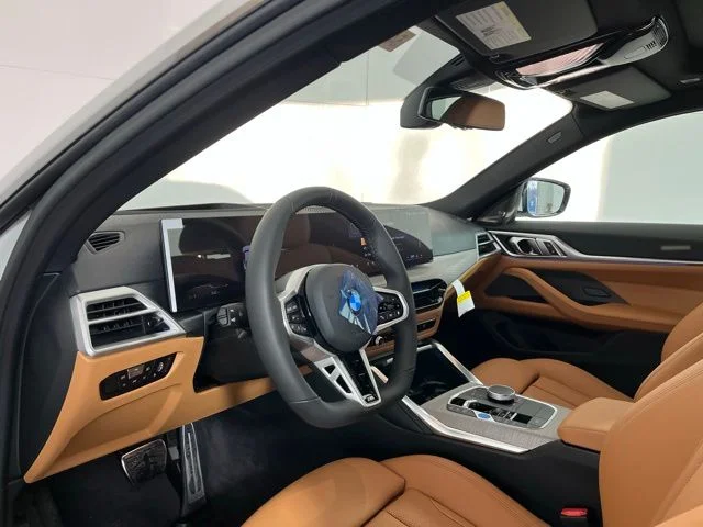 New 2026 White BMW xDrive40 image 8