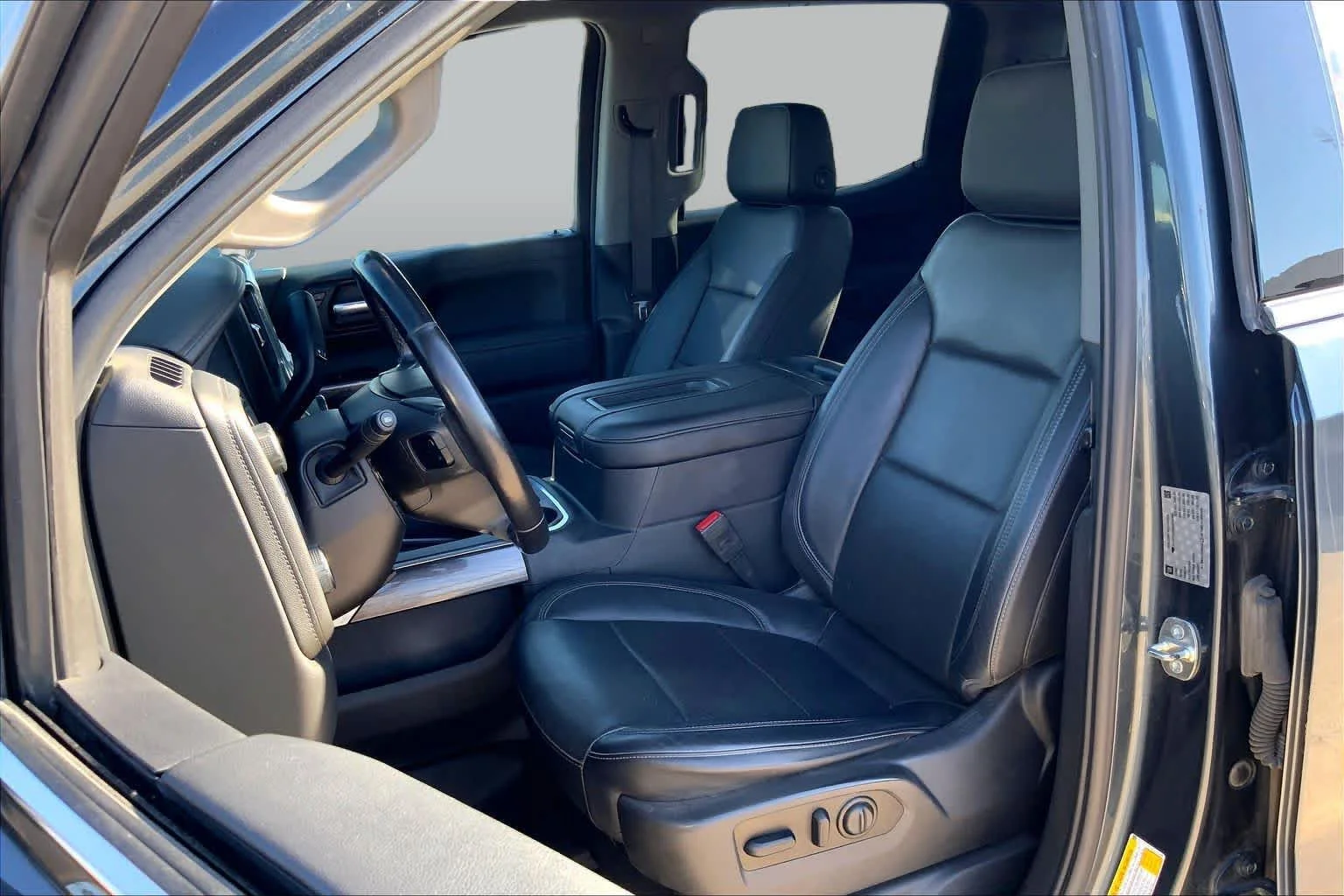 Used 2019 Shadow Gray Metallic Chevrolet LTZ image 7
