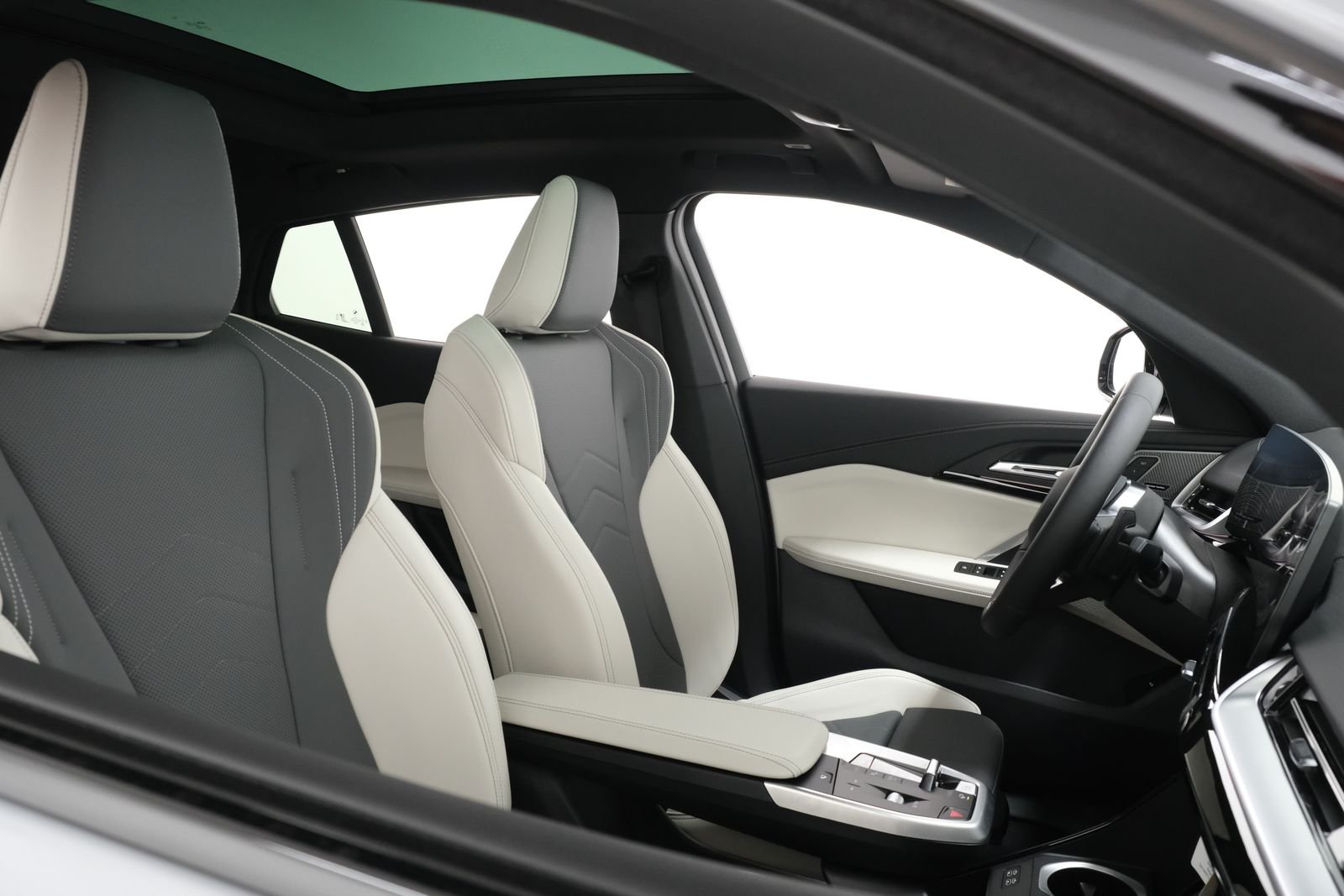 New 2027 Brooklyn Grey Metallic BMW xDrive28i image 41