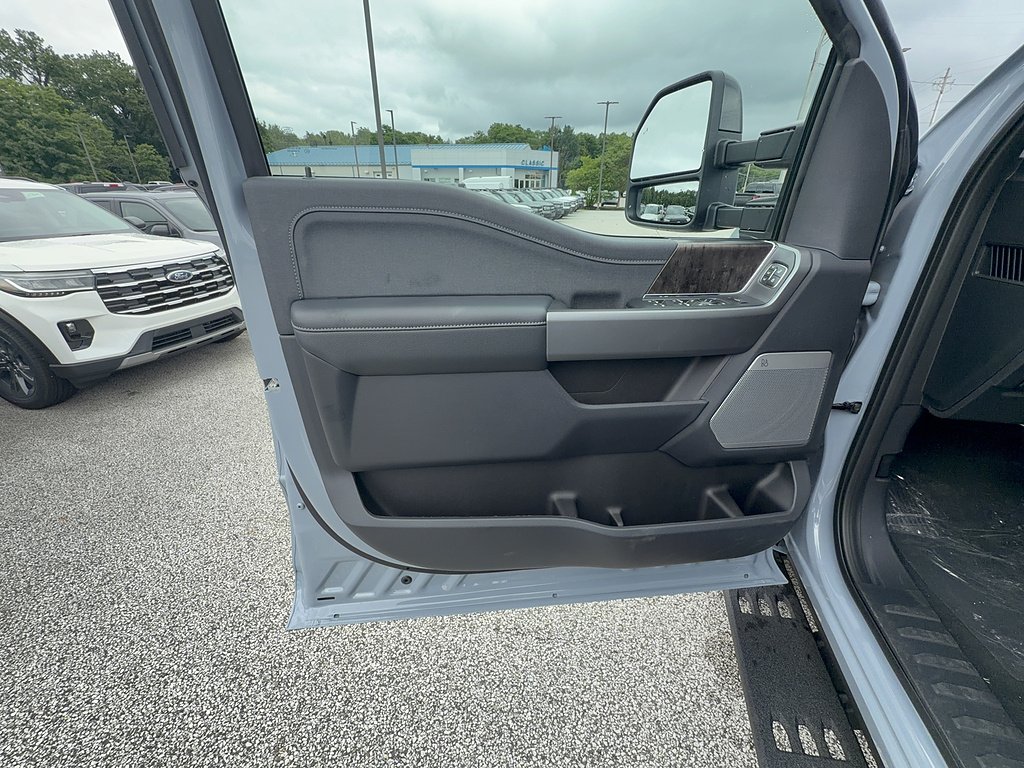 New 2026 Glacier Gray Metallic Tri-Coat Ford F-250® Lariat® image 10