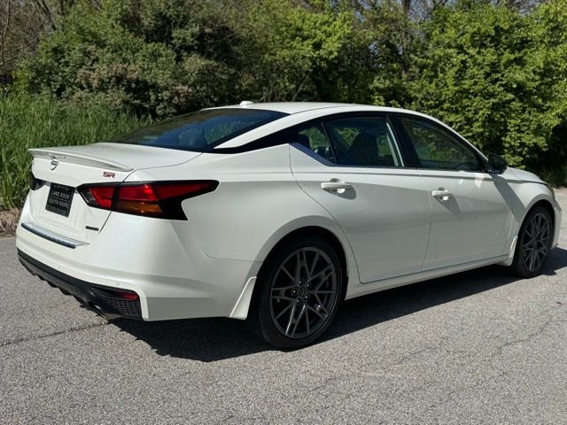 Used 2023 Pearl White Nissan 2.0 SR image 5