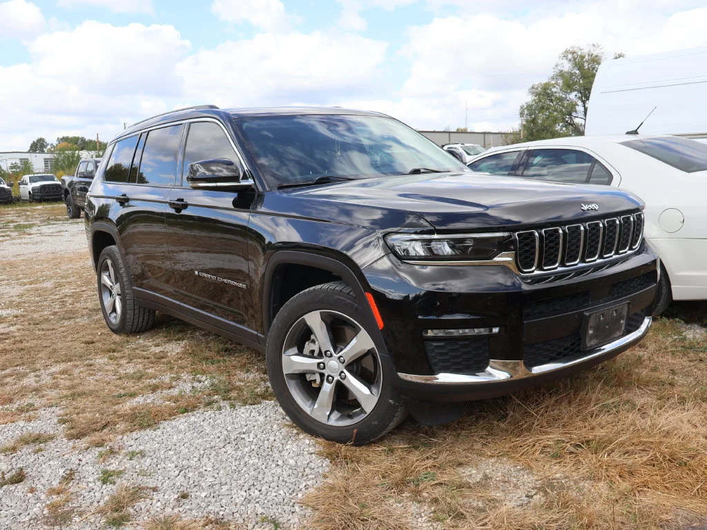 Used 2021 Black Jeep Limited image 12