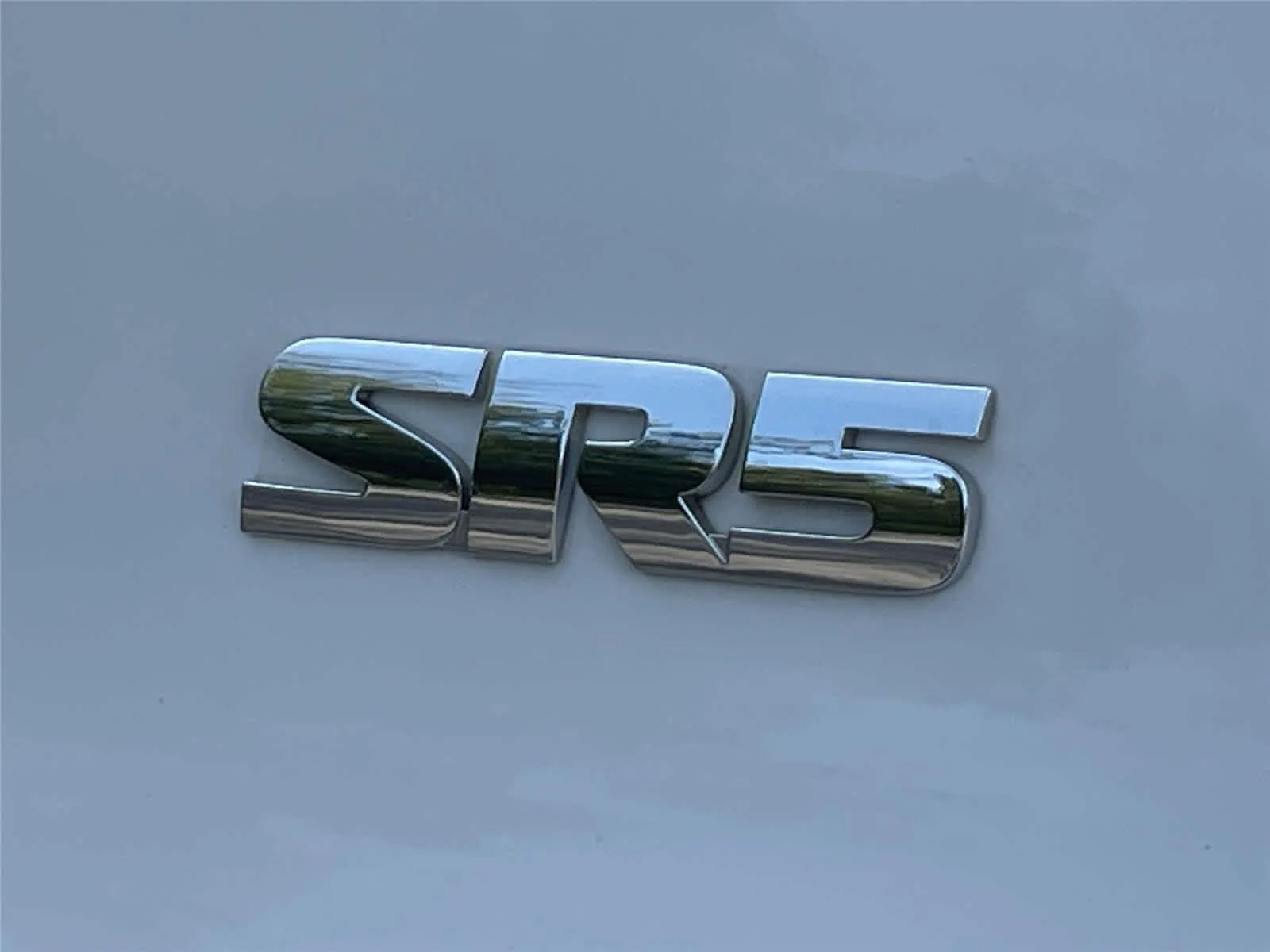 Used 2019 Super White Toyota SR5 Premium image 10