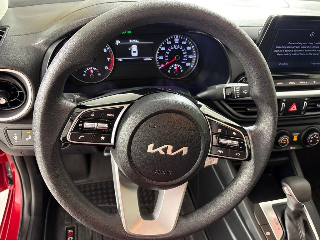 Used 2024 Red Kia LXS image 26