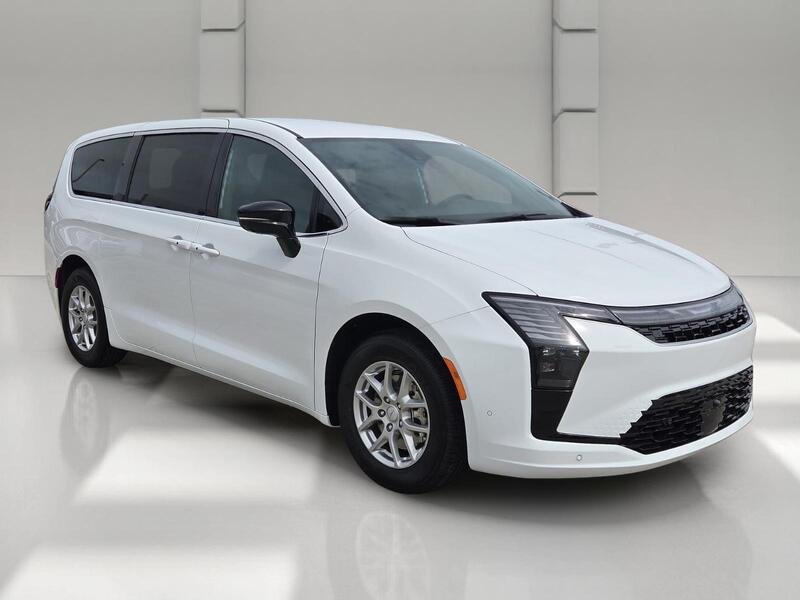 New 2027 Bright White Clear-Coat Exterior Paint Chrysler SELECT FWD image 7