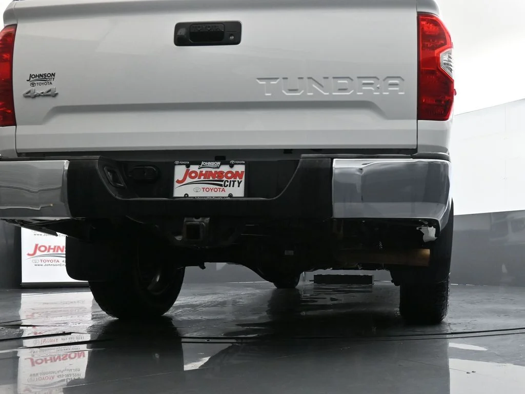 Used 2021 White Toyota SR5 image 39