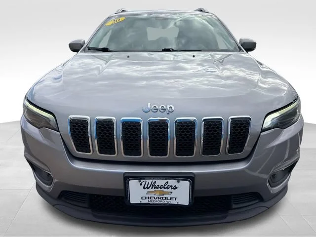 Used 2020 Silver Jeep Latitude Plus 4x4 image 10