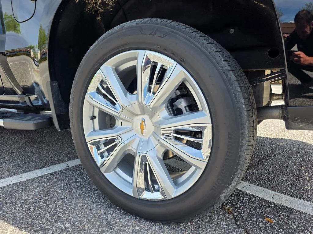 Used 2025 Black Chevrolet High Country image 35