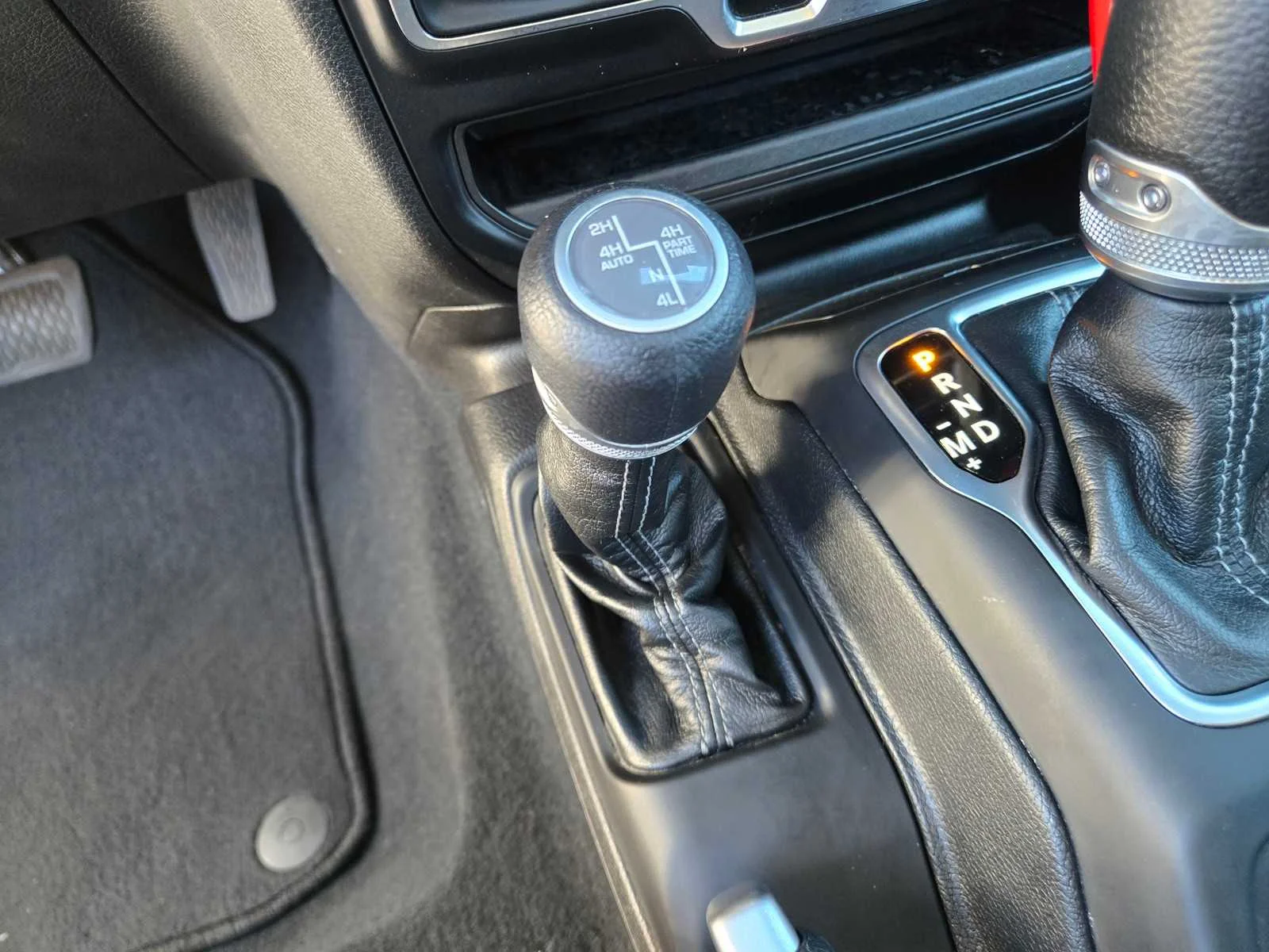 Used 2024  Jeep Sahara image 20