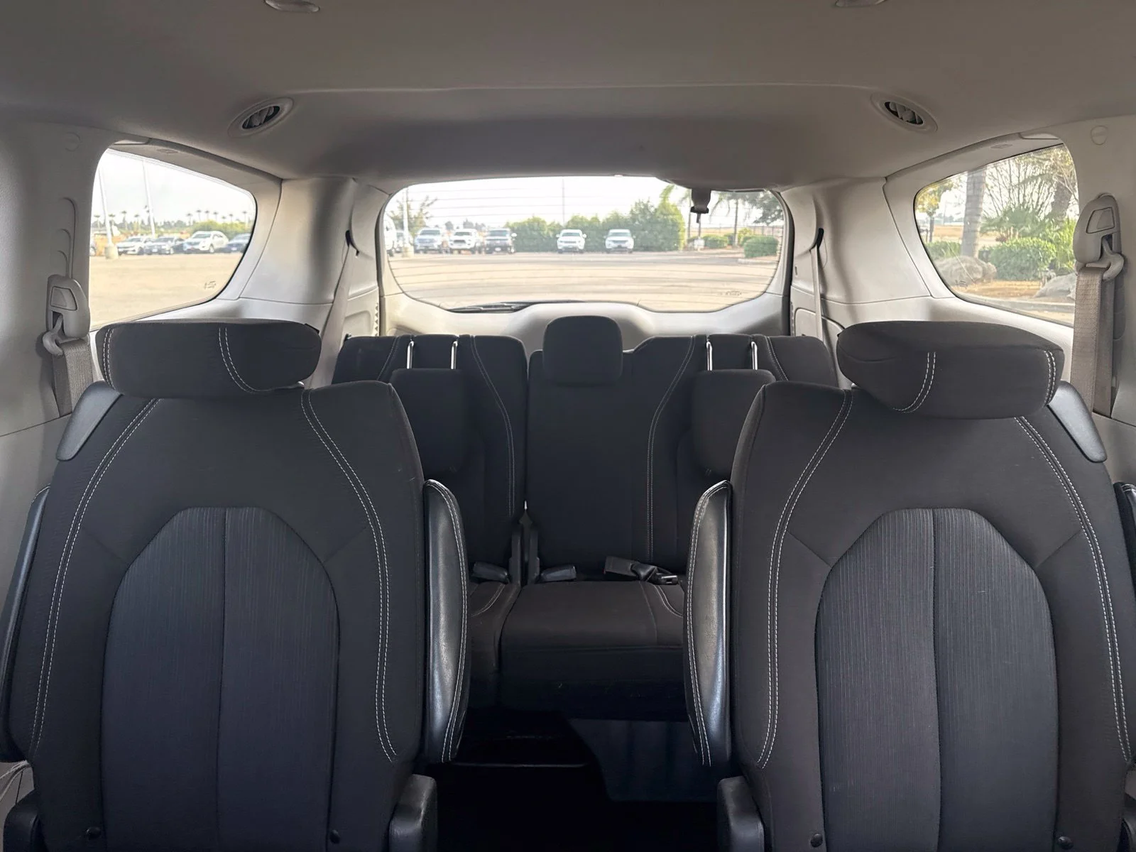 Used 2022 Silver Chrysler LX image 23