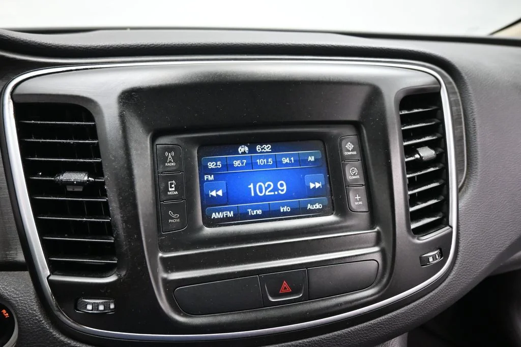 Used 2015 White Chrysler Limited image 13