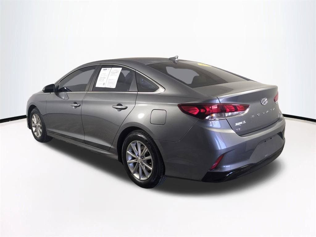 Used 2019 Gray Hyundai SE image 7