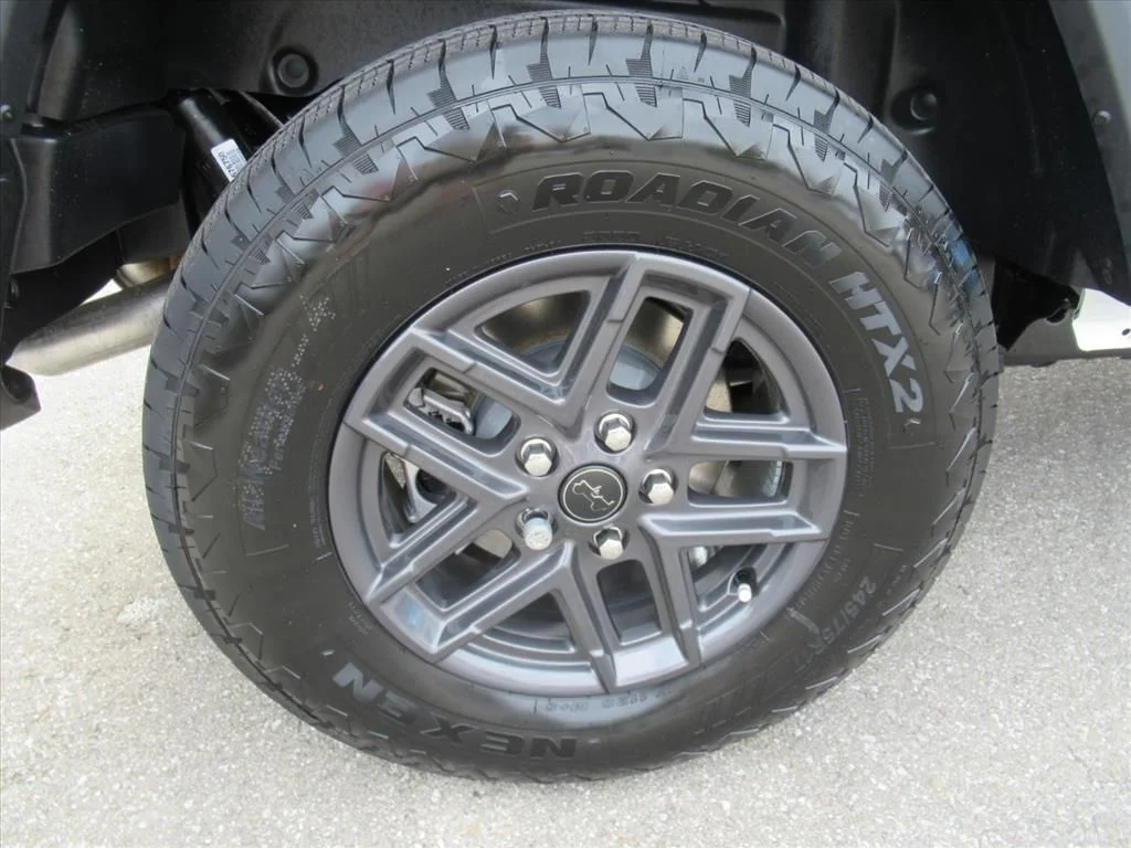 New 2026 Bright White Clear-Coat Exterior Paint Jeep Sport S image 30