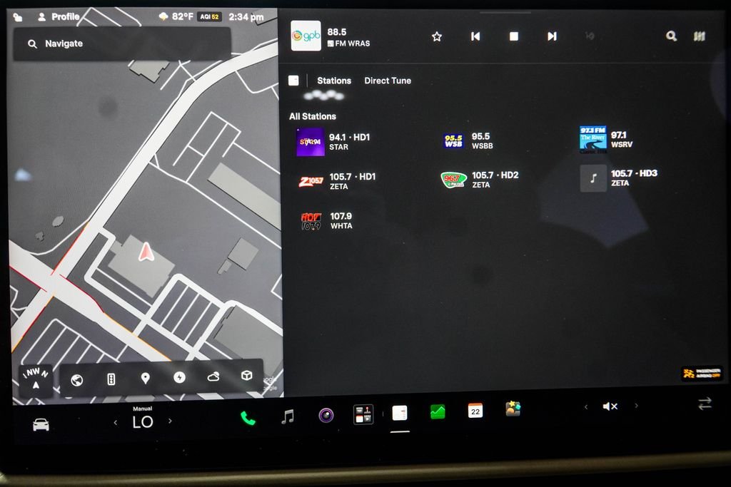 Used 2022 White Tesla Plaid image 30