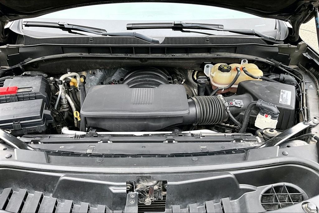 Used 2021 Black Chevrolet Z71 image 9
