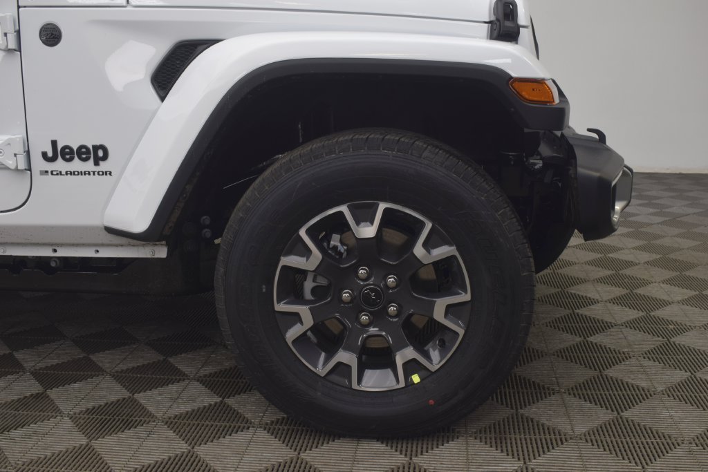 New 2026 Bright White Clear-Coat Exterior Paint Jeep Sahara image 6