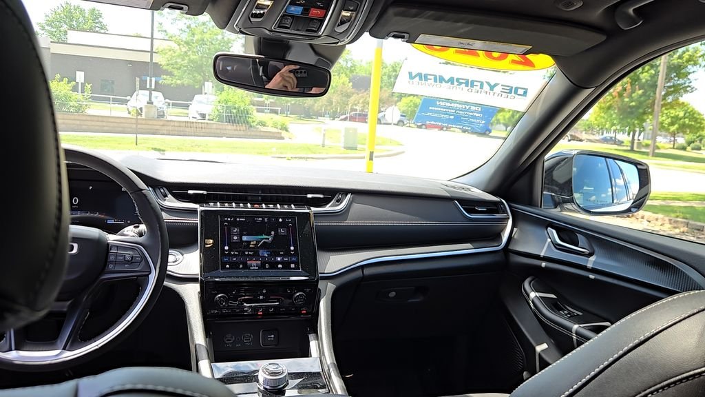 Used 2023 White Jeep Altitude X image 26