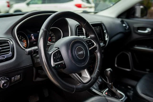 Used 2019 White Clearcoat Jeep Limited image 31