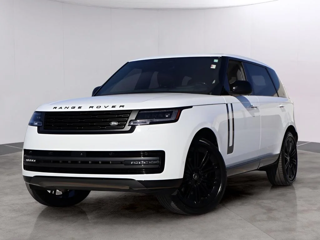 Used 2025 Fuji White Land Rover SE image 1