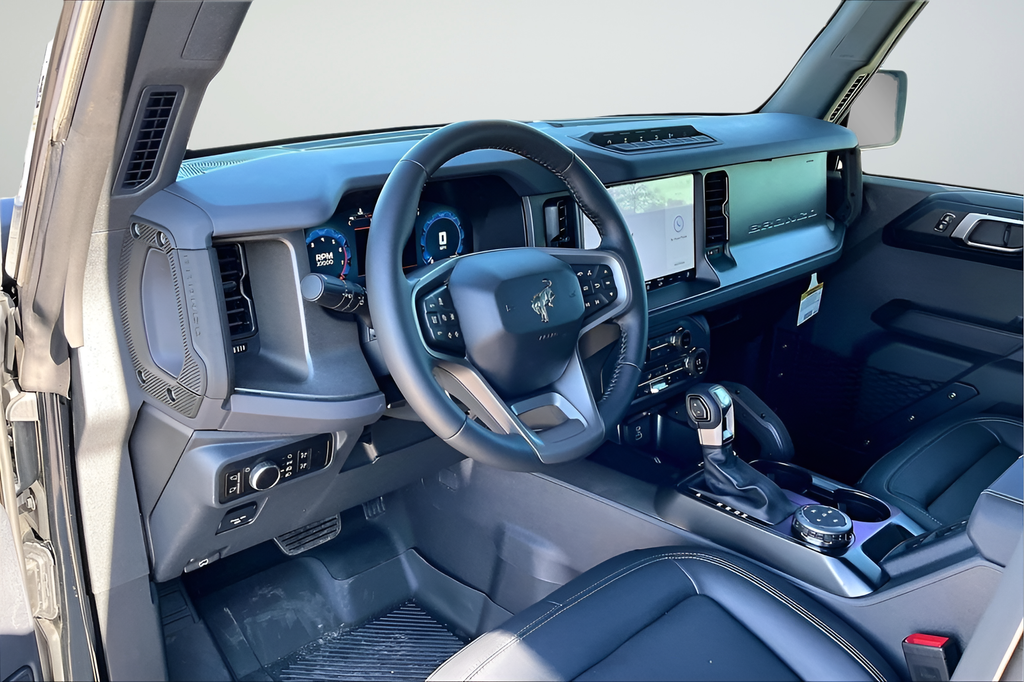 New 2025 Shadow Black Ford Badlands image 7