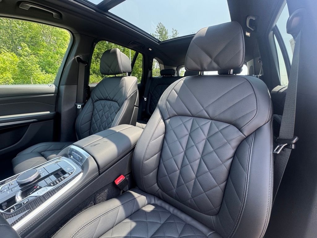 Used 2026 Brooklyn Grey Metallic BMW xDrive40i image 16