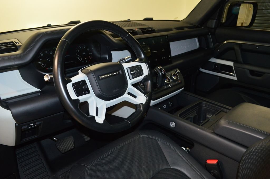 Used 2022 Gray Land Rover XS Edition image 4