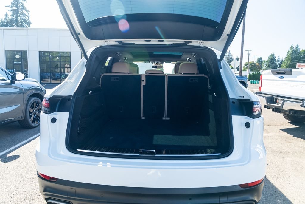 Used 2021 White Porsche Base image 7