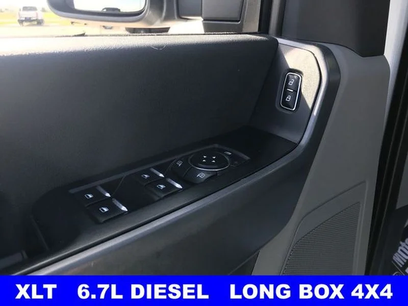 Certified Used 2024 Oxford White Ford XLT image 7