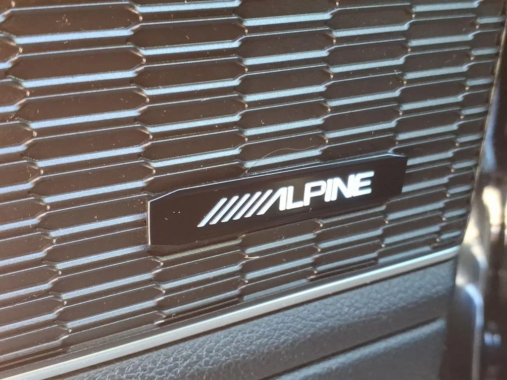 Used 2022 Black Jeep Limited image 14