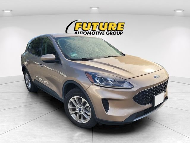 Certified Used 2020 Gold Ford SE image 1