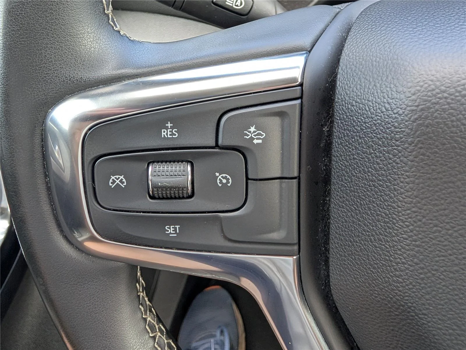 Used 2024 Sterling Gray Metallic Chevrolet 3LT image 22