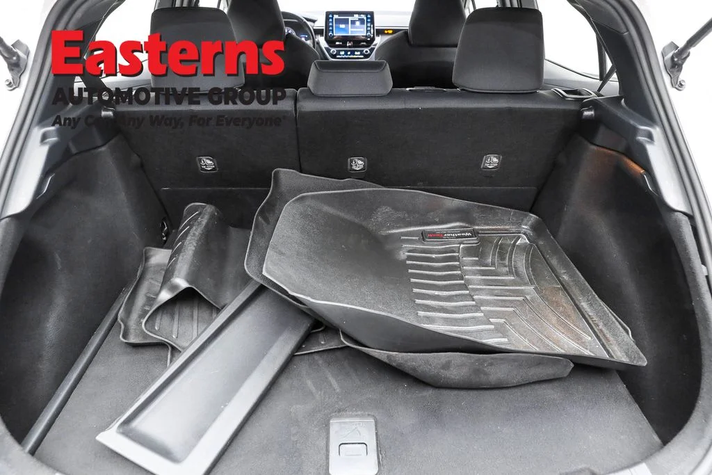 Used 2021 Silver Toyota SE image 9